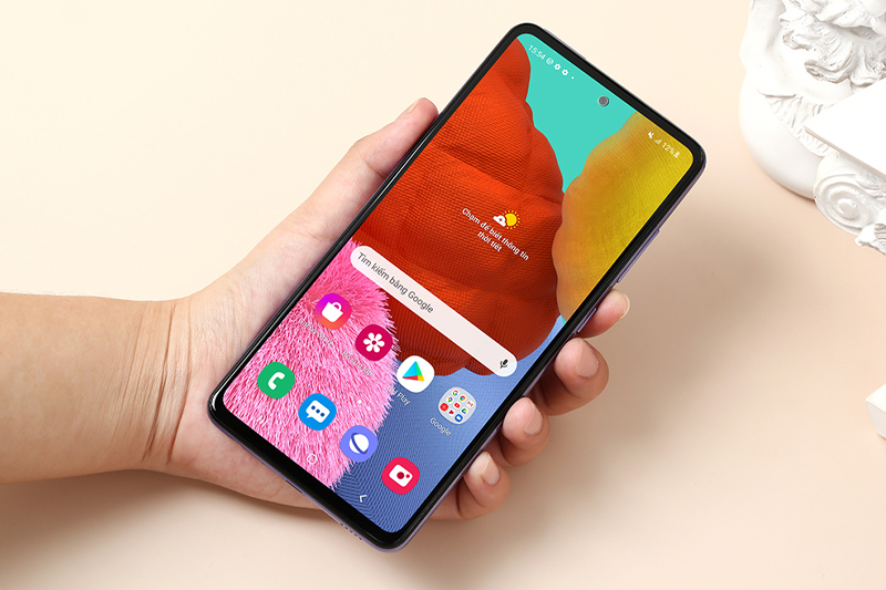 Màn hình 6.5 inch và tấm nền Super AMOLED Màn hình 6.5 inch và tấm nền Super AMOLED